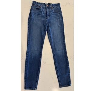 J. Crew Curvy Toothpick Size 27 Medium Wash